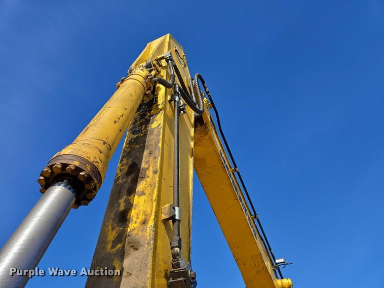 image for item EB1359 2017 Komatsu PC490LC-11 excavator