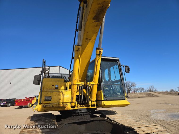 image for item EB1359 2017 Komatsu PC490LC-11 excavator