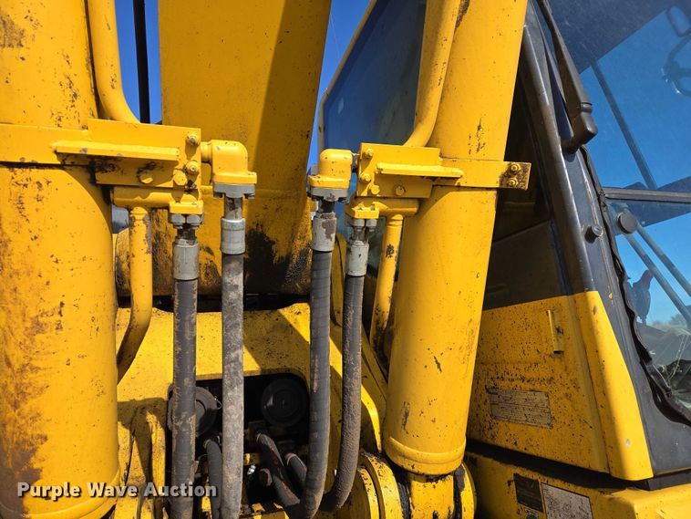 image for item EB1359 2017 Komatsu PC490LC-11 excavator