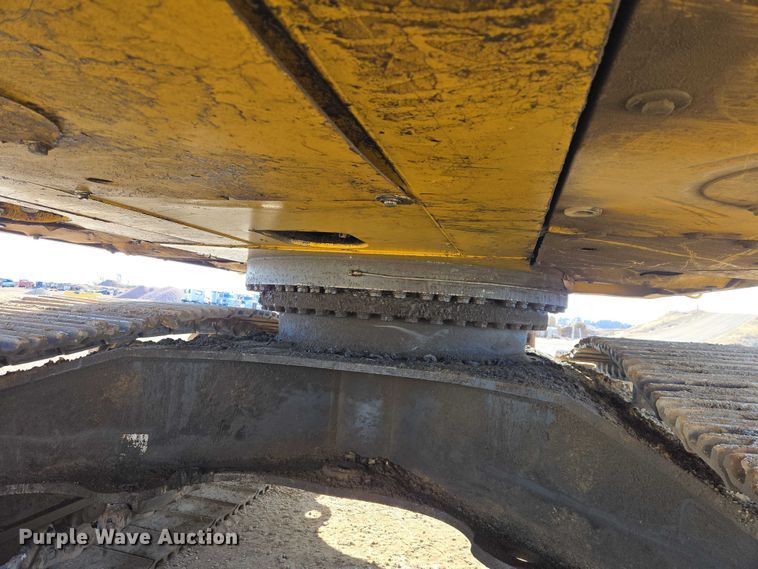 image for item EB1359 2017 Komatsu PC490LC-11 excavator