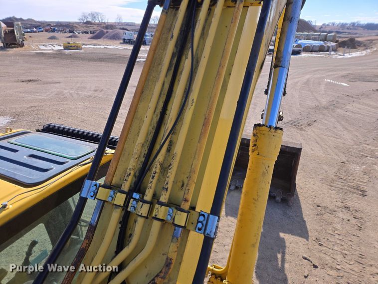 image for item EB1359 2017 Komatsu PC490LC-11 excavator