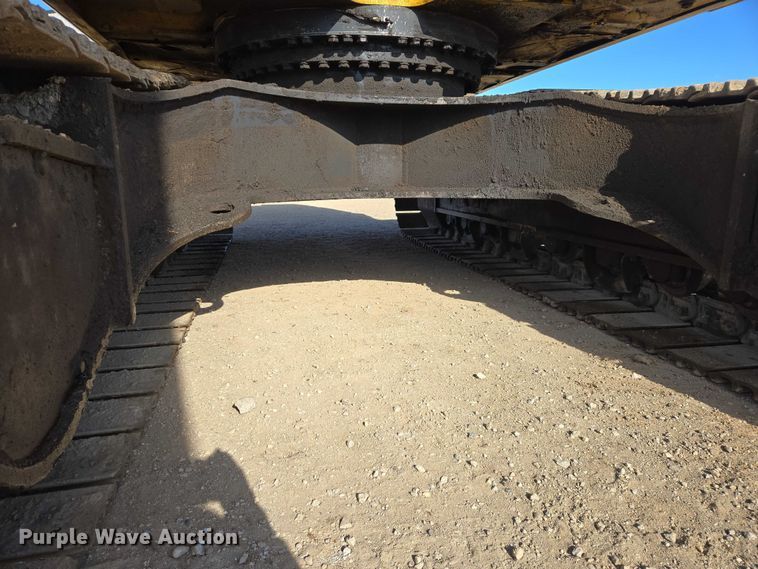 image for item EB1359 2017 Komatsu PC490LC-11 excavator