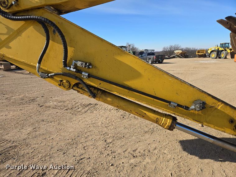 image for item EB1359 2017 Komatsu PC490LC-11 excavator