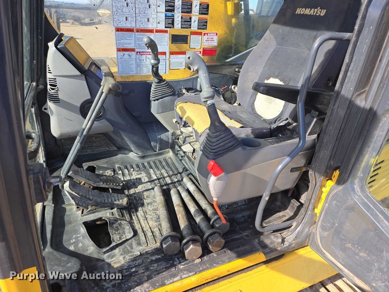 image for item EB1359 2017 Komatsu PC490LC-11 excavator