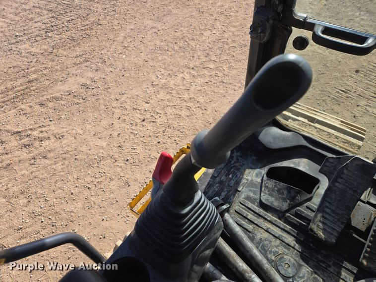 image for item EB1359 2017 Komatsu PC490LC-11 excavator