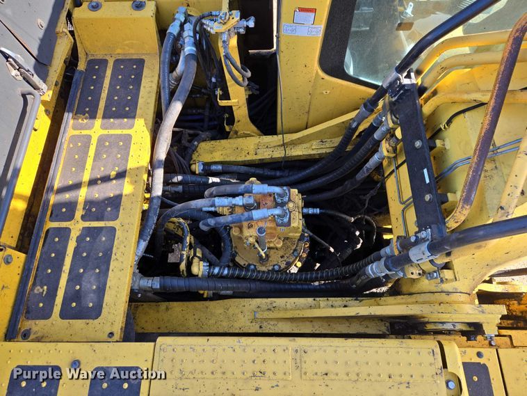 image for item EB1359 2017 Komatsu PC490LC-11 excavator