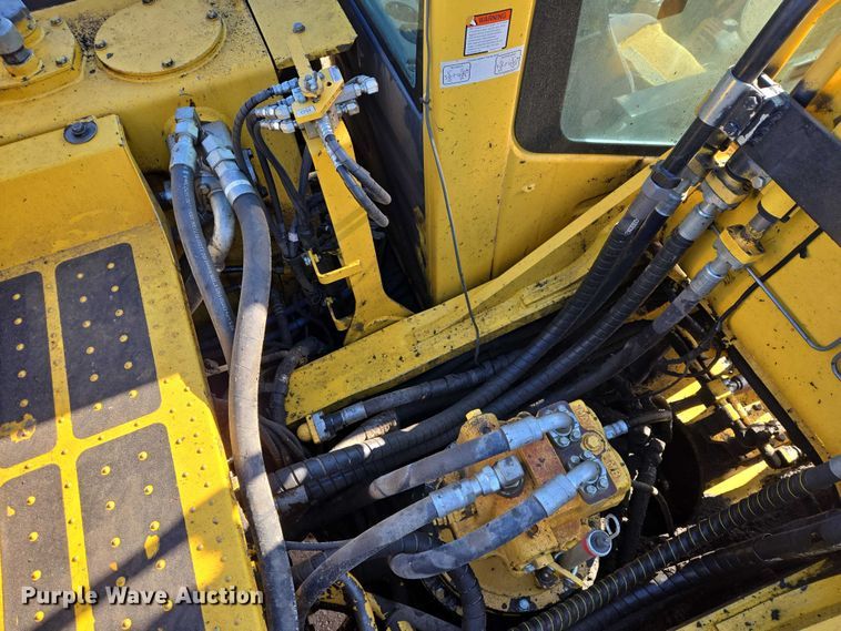 image for item EB1359 2017 Komatsu PC490LC-11 excavator