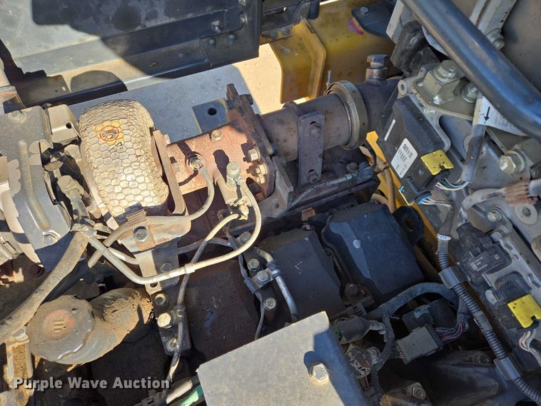 image for item EB1359 2017 Komatsu PC490LC-11 excavator