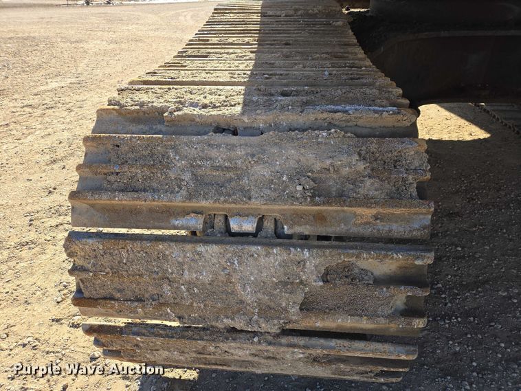 image for item EB1359 2017 Komatsu PC490LC-11 excavator