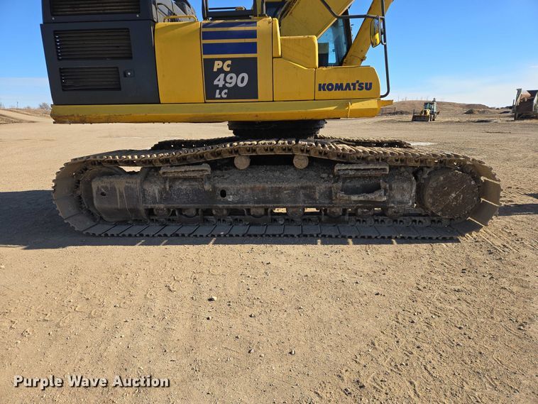 image for item EB1359 2017 Komatsu PC490LC-11 excavator