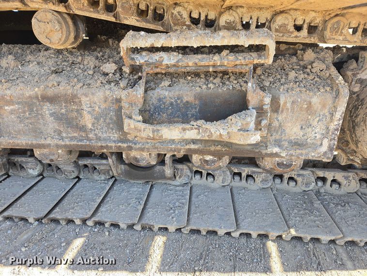 image for item EB1359 2017 Komatsu PC490LC-11 excavator