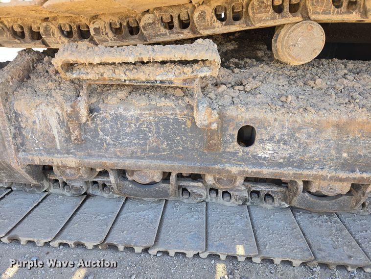 image for item EB1359 2017 Komatsu PC490LC-11 excavator