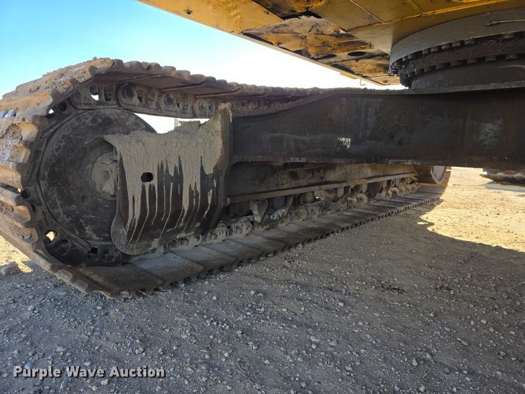 image for item EB1359 2017 Komatsu PC490LC-11 excavator