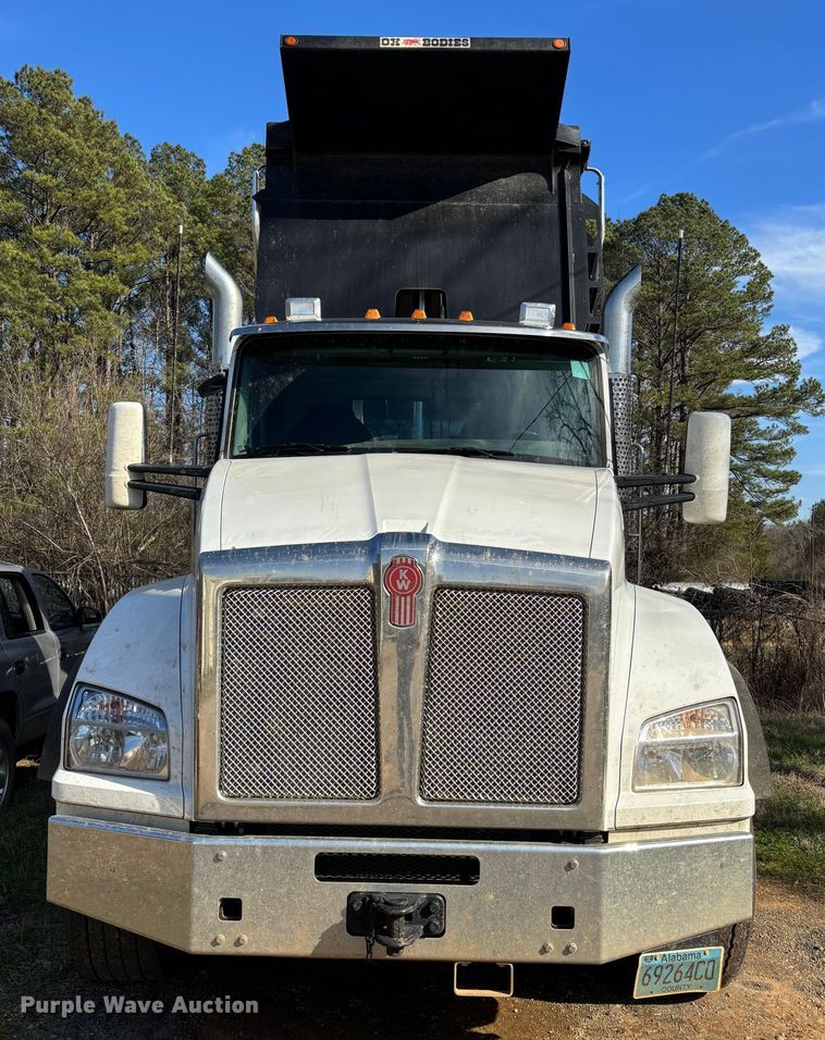 image for item EB6489 2025 Kenworth T880 dump truck