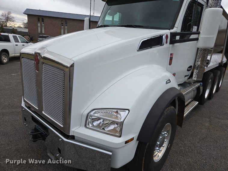 image for item EB6489 2025 Kenworth T880 dump truck
