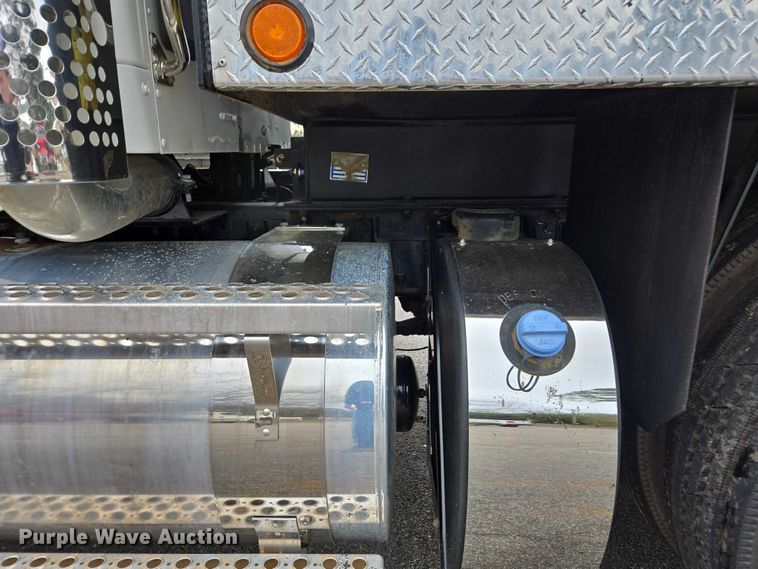 image for item EB6489 2025 Kenworth T880 dump truck