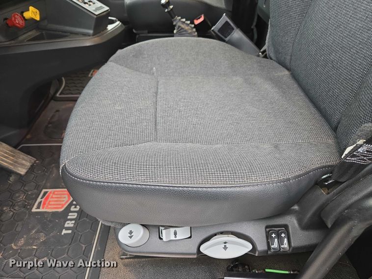 image for item EB6489 2025 Kenworth T880 dump truck