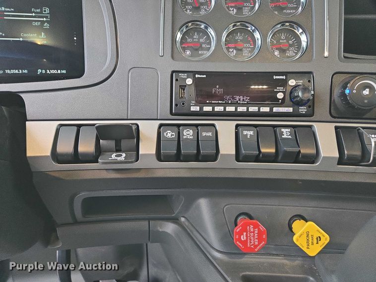 image for item EB6489 2025 Kenworth T880 dump truck