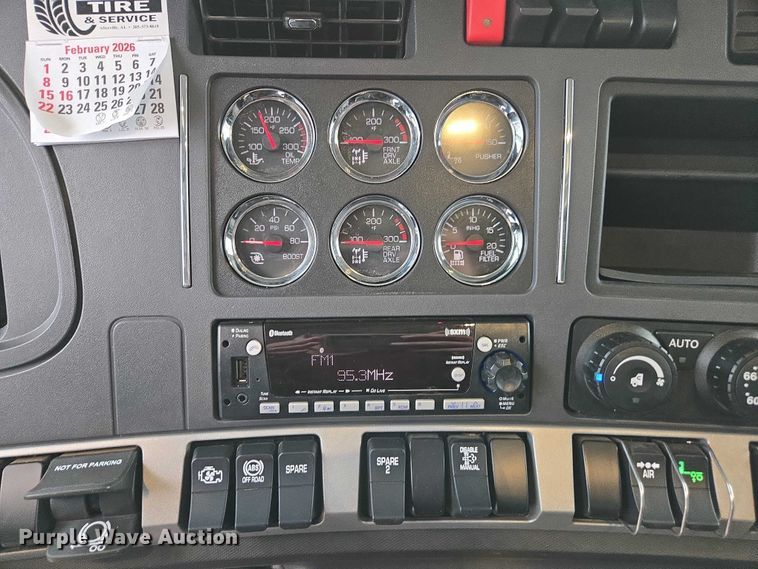 image for item EB6489 2025 Kenworth T880 dump truck