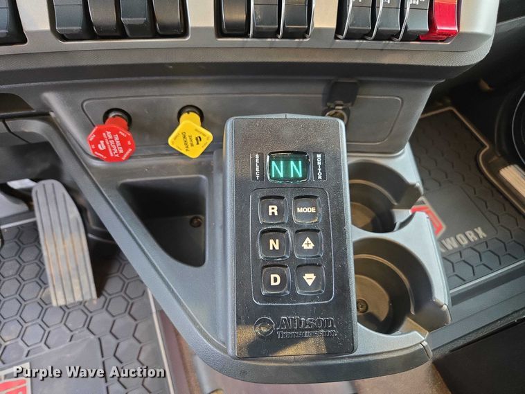 image for item EB6489 2025 Kenworth T880 dump truck