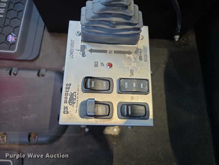 image for item EB6489 2025 Kenworth T880 dump truck