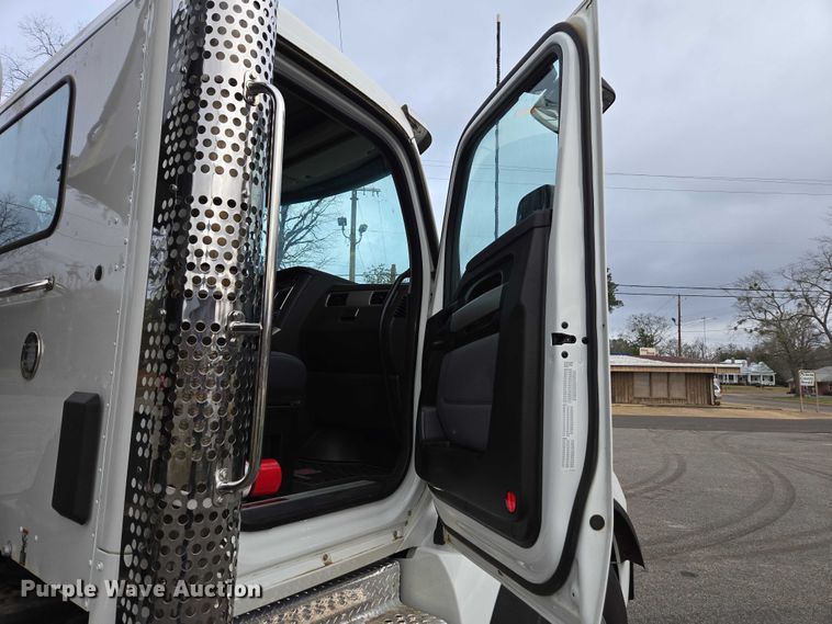 image for item EB6489 2025 Kenworth T880 dump truck