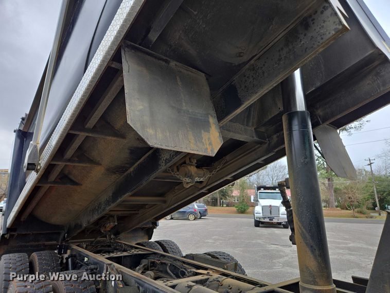 image for item EB6490 2025 Kenworth T880 dump truck