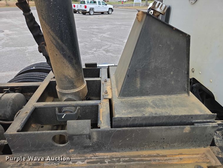 image for item EB6490 2025 Kenworth T880 dump truck