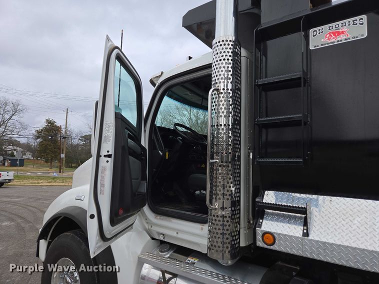 image for item EB6490 2025 Kenworth T880 dump truck