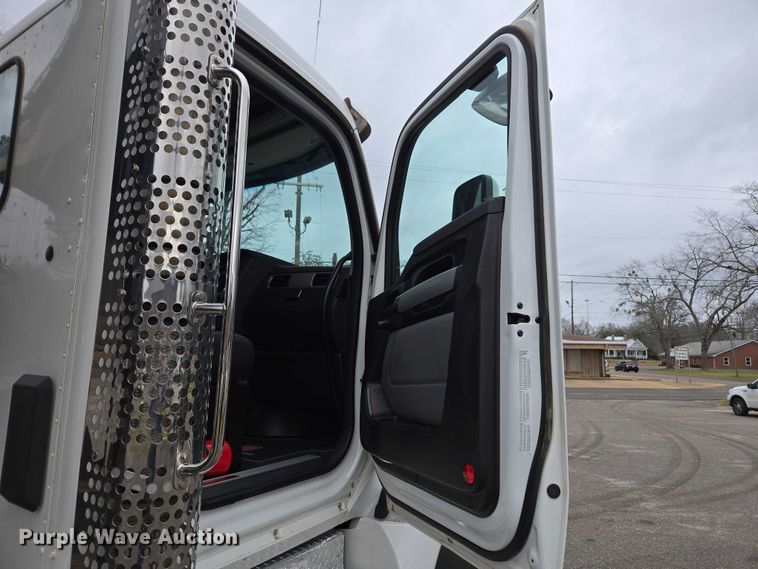 image for item EB6490 2025 Kenworth T880 dump truck