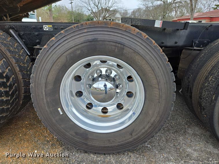 image for item EB6490 2025 Kenworth T880 dump truck