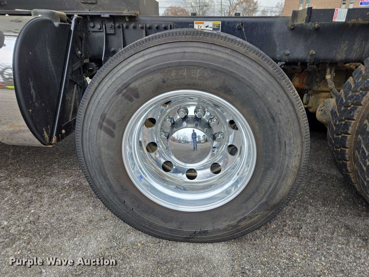 image for item EB6490 2025 Kenworth T880 dump truck