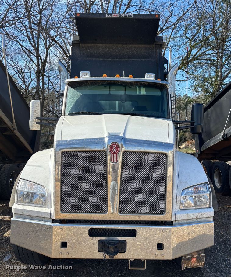 image for item EB6491 2025 Kenworth T880 dump truck