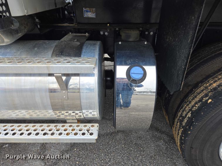 image for item EB6491 2025 Kenworth T880 dump truck