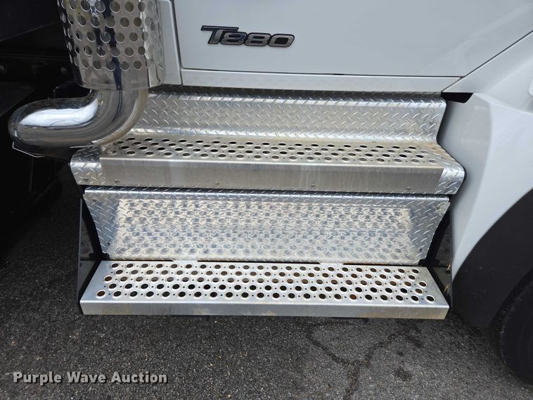 image for item EB6491 2025 Kenworth T880 dump truck