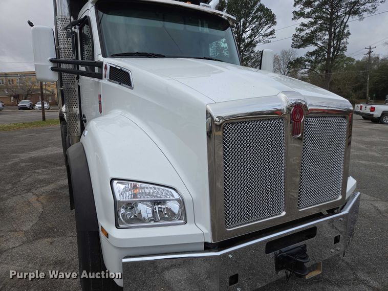 image for item EB6491 2025 Kenworth T880 dump truck