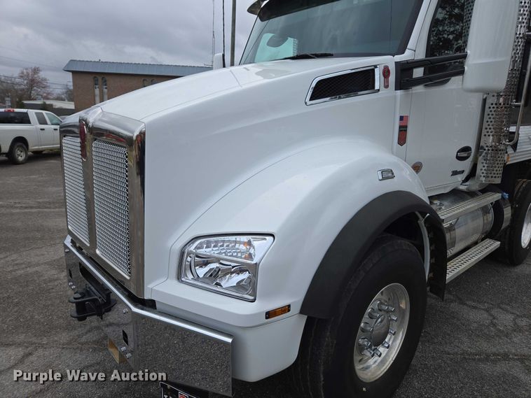 image for item EB6491 2025 Kenworth T880 dump truck