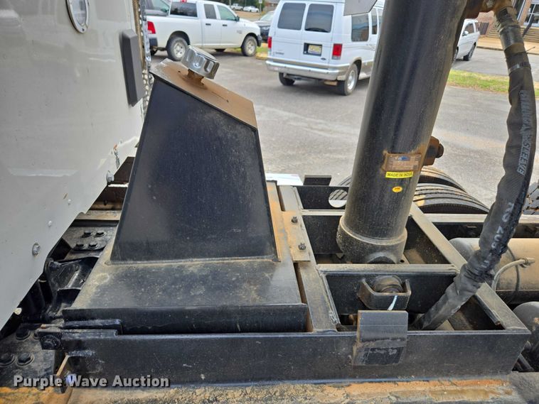 image for item EB6491 2025 Kenworth T880 dump truck