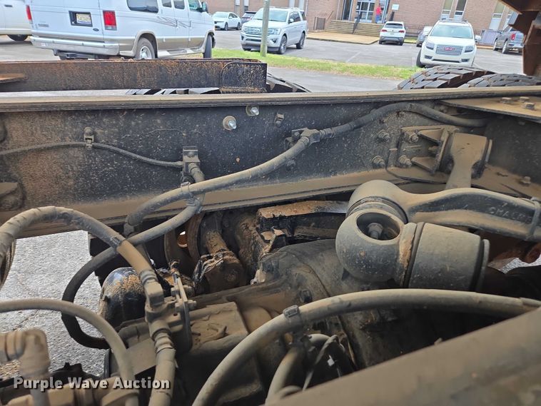 image for item EB6491 2025 Kenworth T880 dump truck