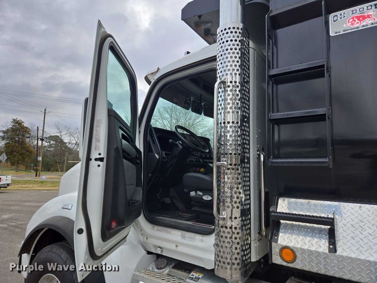 image for item EB6491 2025 Kenworth T880 dump truck