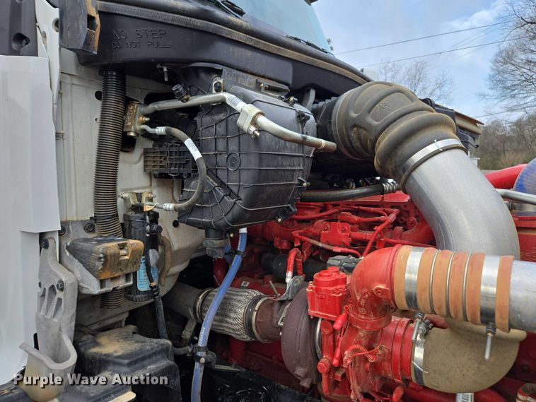 image for item EB6491 2025 Kenworth T880 dump truck