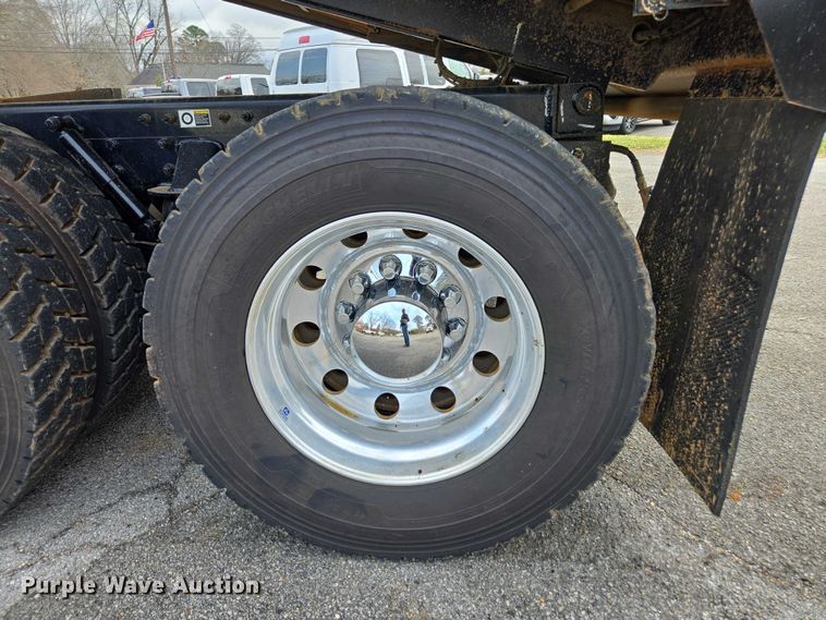 image for item EB6491 2025 Kenworth T880 dump truck