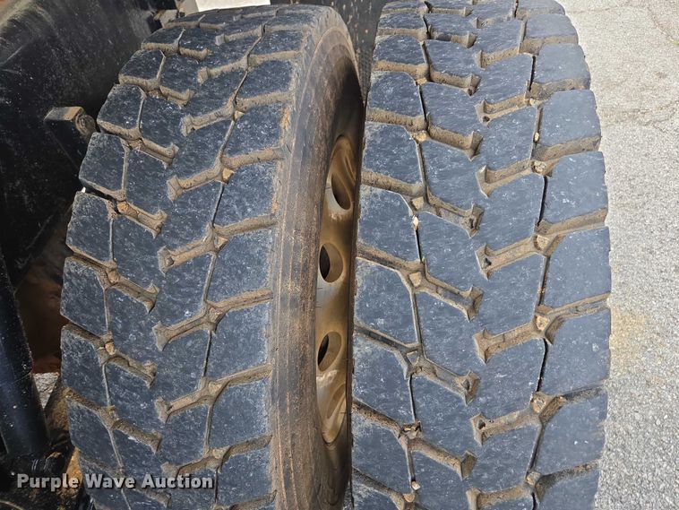 image for item EB6491 2025 Kenworth T880 dump truck