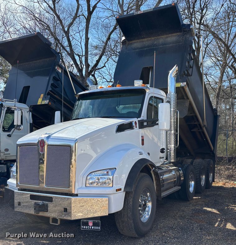 image for item EB6492 2025 Kenworth T880 dump truck