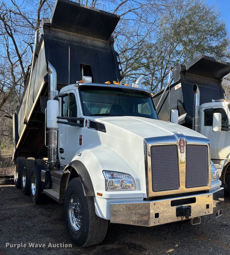 image for item EB6492 2025 Kenworth T880 dump truck