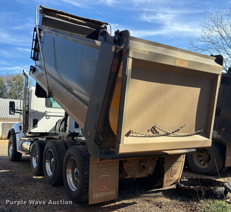 image for item EB6492 2025 Kenworth T880 dump truck