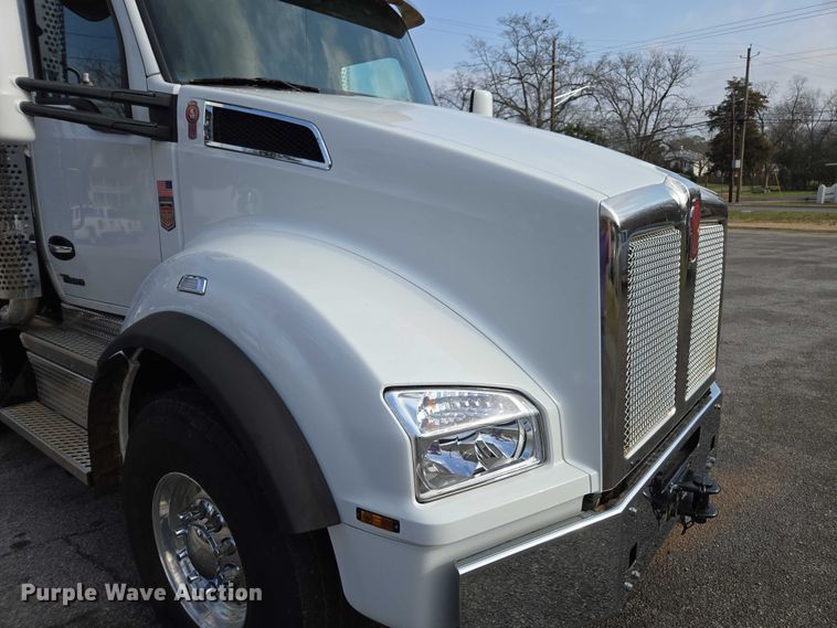 image for item EB6492 2025 Kenworth T880 dump truck