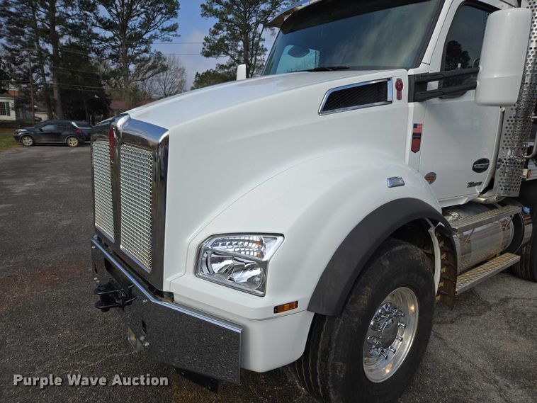 image for item EB6492 2025 Kenworth T880 dump truck