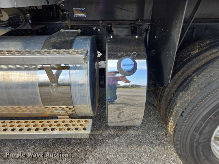 image for item EB6492 2025 Kenworth T880 dump truck