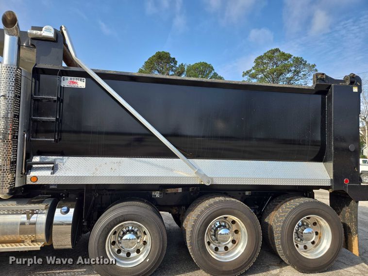 image for item EB6492 2025 Kenworth T880 dump truck